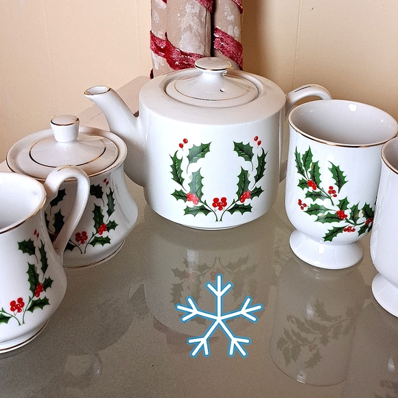 unbranded Other - Christmas teapot set cream &  sugar and two tea cups+ free gift 🎁